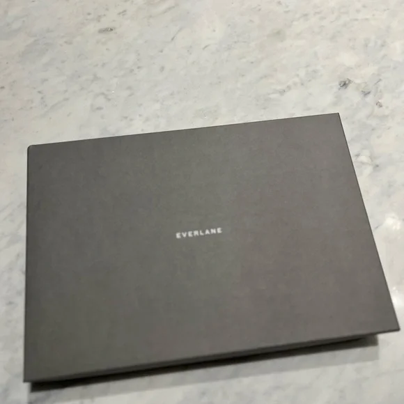 NWB - Everlane Red Leather Foldover Pouch - Picture 6 of 6